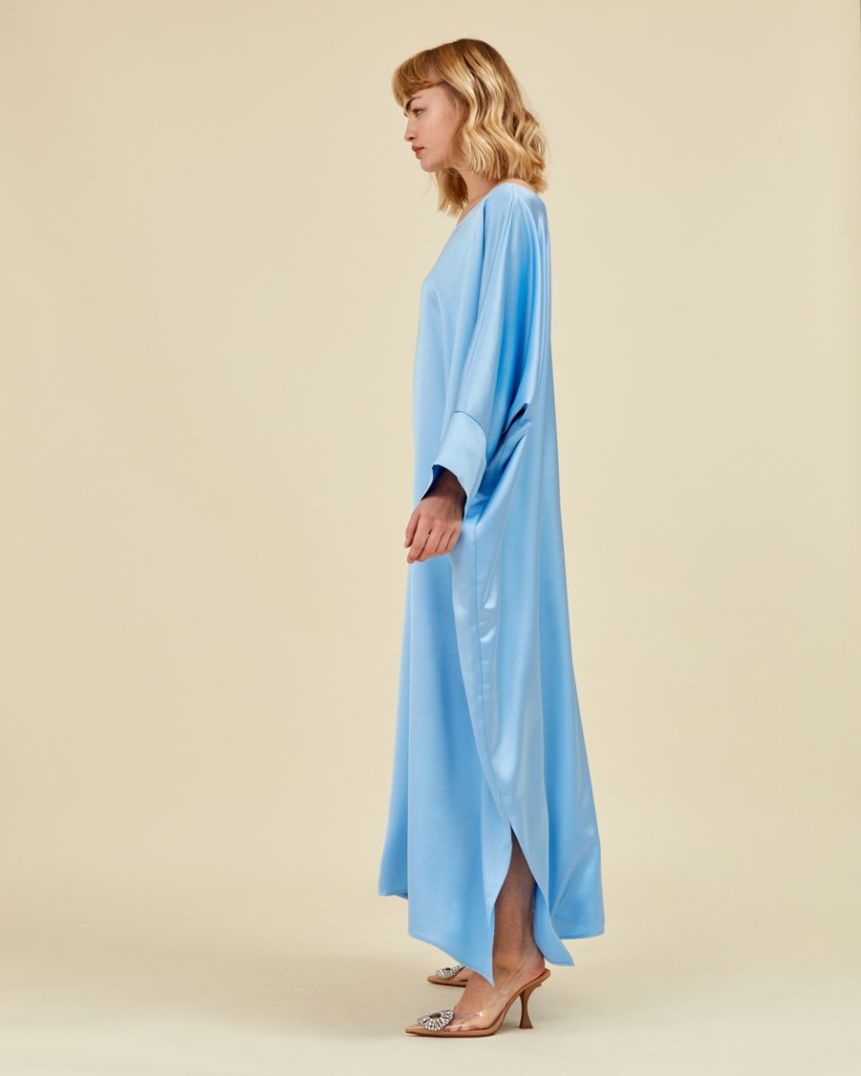 https://www.seamehappy.be/wp-content/uploads/2023/01/Sea-Me-Happy-Soraya-Dress-Satin-light-blue-side1-960x1200.jpg